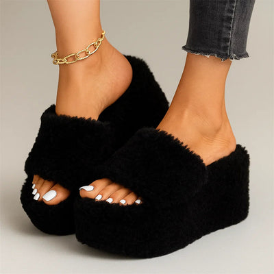 Mardo’s Amara Slides – Cozy Faux Fur Indoor Slippers for Women