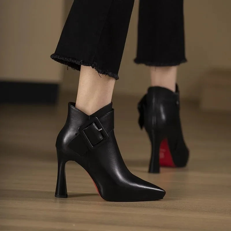 Mardo’s Aveline Heel Boots – Buckled Ankle Boots for Bold Winter Style