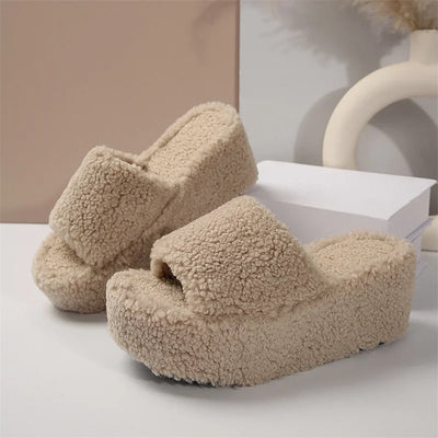 Mardo’s Amara Slides – Cozy Faux Fur Indoor Slippers for Women