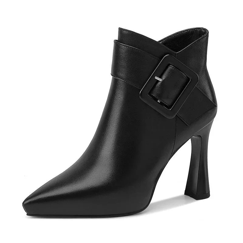 Mardo’s Aveline Heel Boots – Buckled Ankle Boots for Bold Winter Style